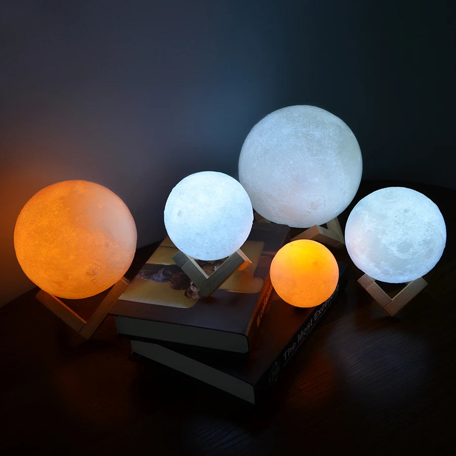 lampe lune rechargeable led blanc texture lunaire moderne support bois charge cable 8cm 12cm