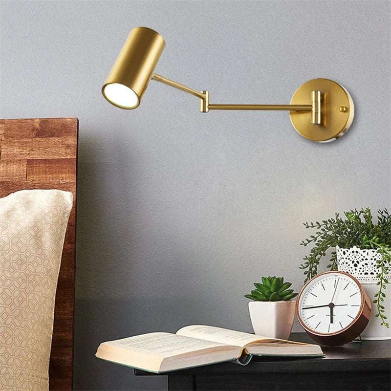 Détail de l'applique murale LED orientable avec abat-jour ajustable en loft
