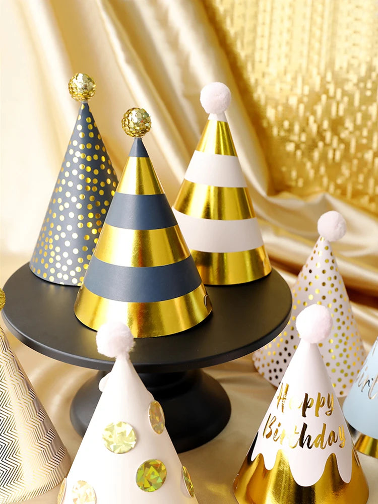 chapeaux fête anniversaire or bleu marine rayures pois dorés happy birthday moderne festif