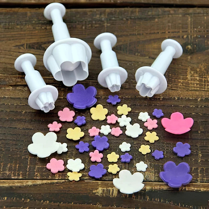 embouts gâteau coeurs fleurs étoiles formes géométriques blanc rouge violet rose jaune