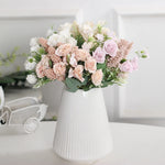 bouquet artificiel fleurs pompons rose clair vert pastel moderne intérieur anniversaire décoration maison