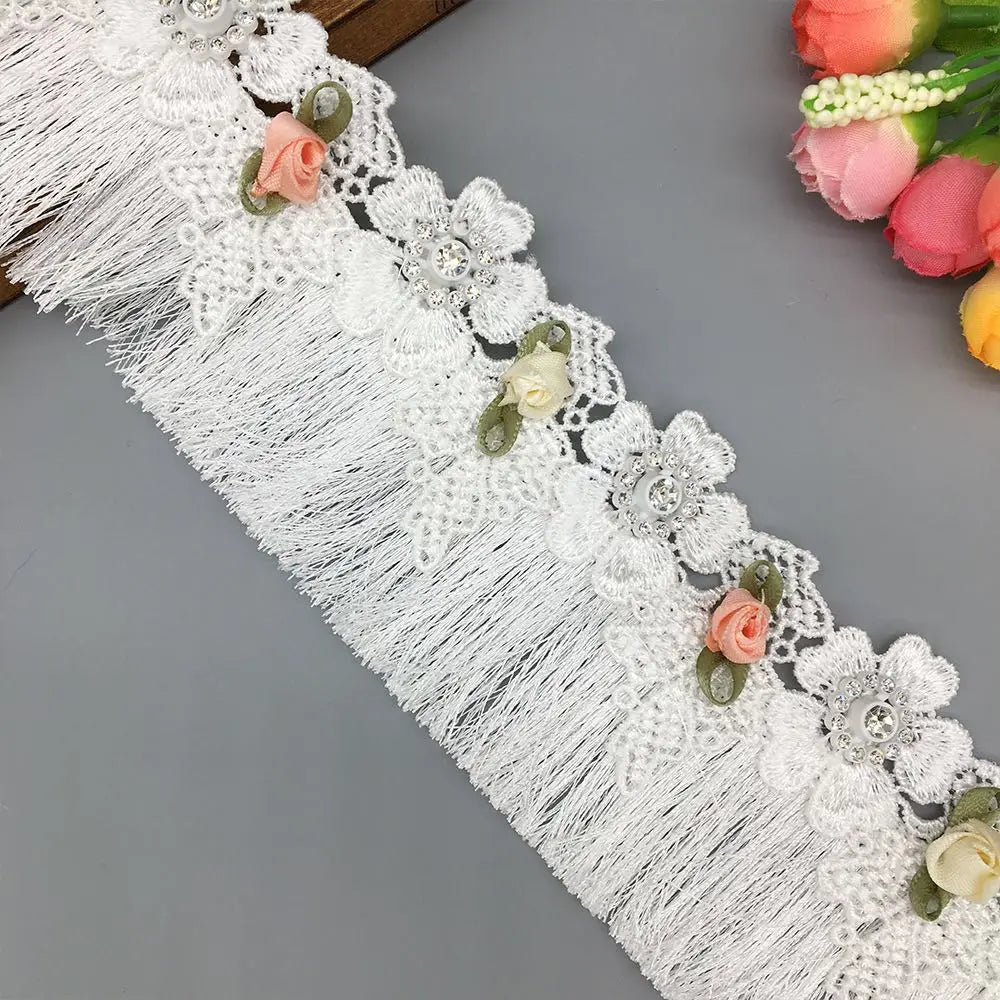 ruban dentelé franges fleurs artificielles noir blanc rose pâle vintage romantique mariage