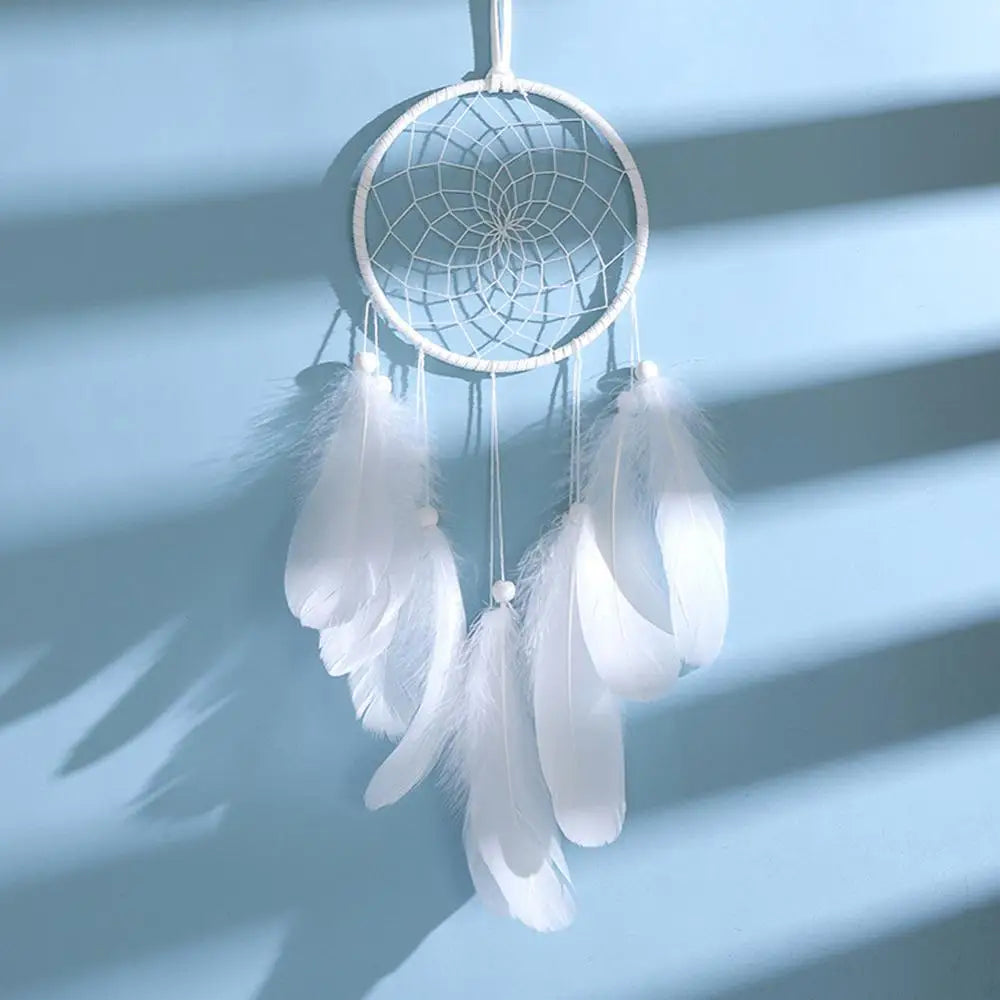 attrape rêves traditionnel plumes bois blanc rose violet bleuclair fil suspension