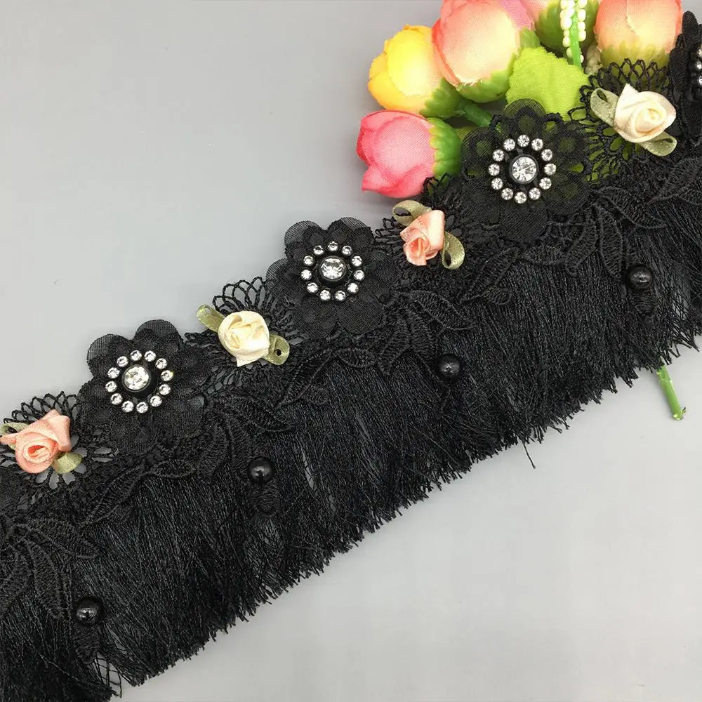 ruban dentelé franges fleurs artificielles noir blanc rose pâle vintage romantique mariage