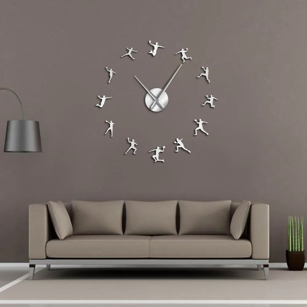 Horloge murale sportive argent motif handball
