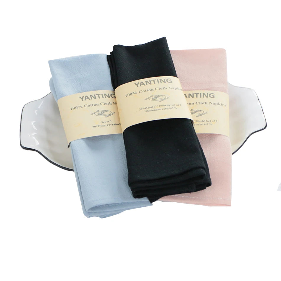 Ce jeu de 3 serviettes en coton 100% de marque Vanting de différentes couleurs pastel et foncées offre une option pratique et durable pour les utilisations domestiques.