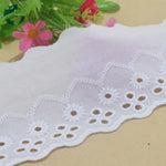 dentelle coton blanc 8cm largeur motifs floraux bordure ondulée semi transparente