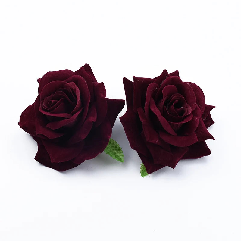 décoration intérieure roses artificielles velours violet rose rouge beige blanc