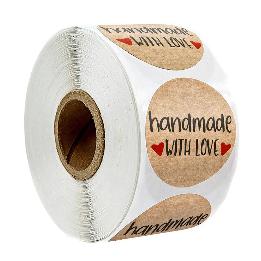 étiquettes autocollantes kraft papier rond marron clair noir rouge handmade with love coeurs rustique
