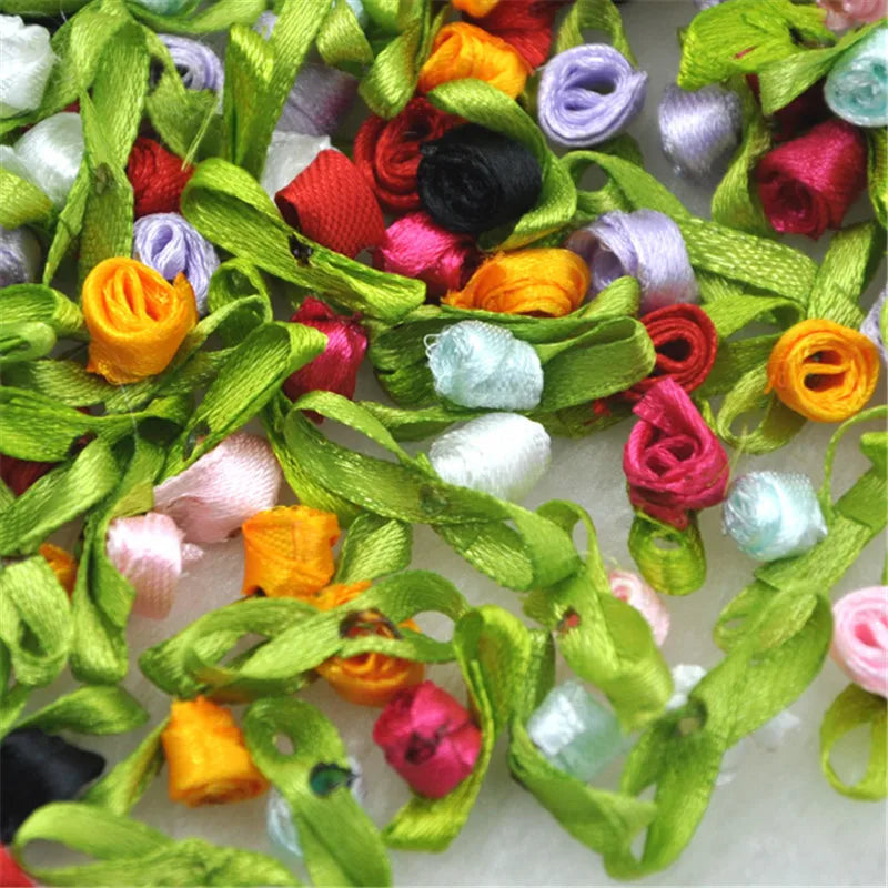 rubans plissés satinés décoratifs rose vert rouge jaune bleu noir blanc