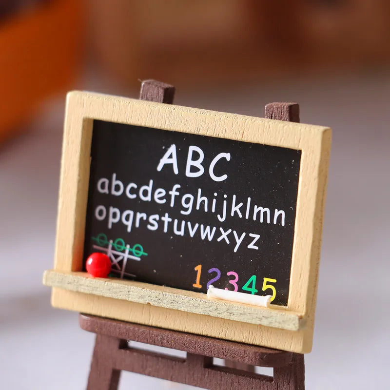 miniatures chevalet ardoise noire palette peinture livre scolaire décoratif bois texturée
