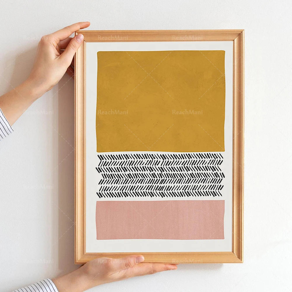 Composition géométrique abstraite aux tons ocre, rose et noirs sur un fond blanc, encadrée.