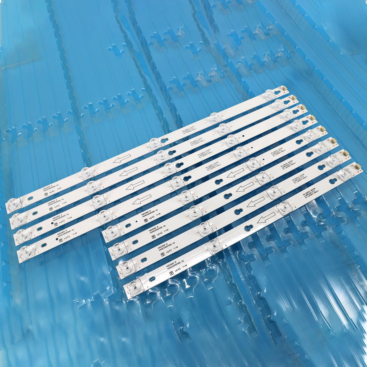 bande lumineuse led blanc perforations connecteurs électriques moderne accessoire informatique industrielle