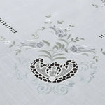 nappe élégante polyester opaque broderie florale beige clair gris marron foncé machine réutilisable restaurant