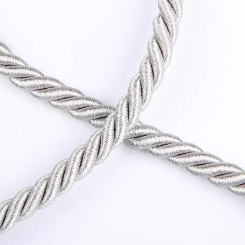 rideau moderne gris clair tissé finement opacité anneaux métalliques polyester