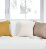 coussin decoratif carre 45x45cm boheme pompons franges farmhouse deco couleur verte jaune rose