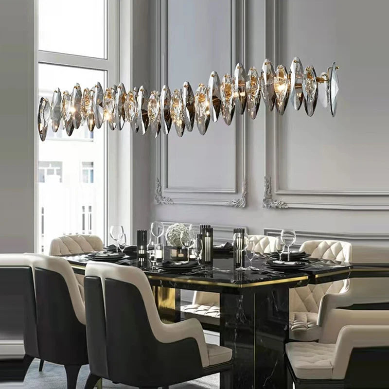 Suspension lumineuse contemporaine transparente dorée cristaux géométriques chambre salon