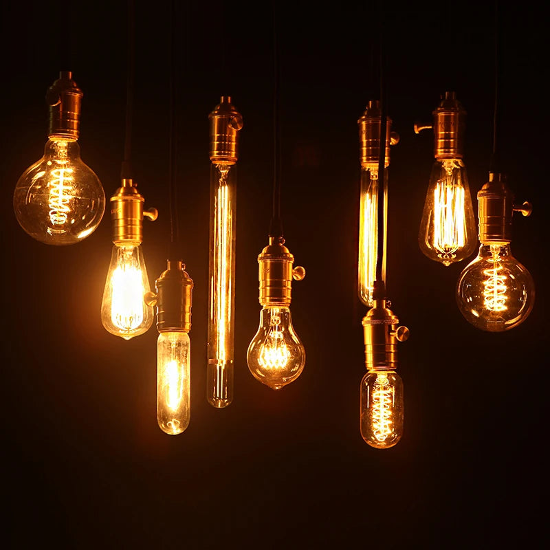 ampoules filament transparentes spirales dorées vintage rétro salon tringles câbles noirs