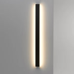 Détail de l'applique murale en aluminium avec design épuré et finition noire