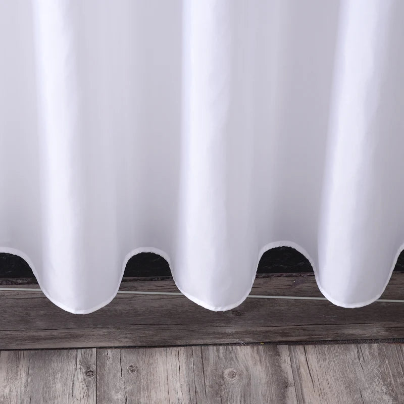 rideau douche blanc polyester moderne respectueux l'environnement opacité texture légèrement rugueuse toilette