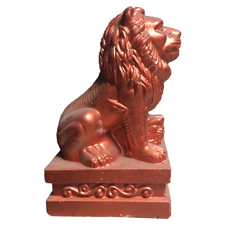 statue lion or blanc cuivre texture métallique classique sculptural extérieur base décorative