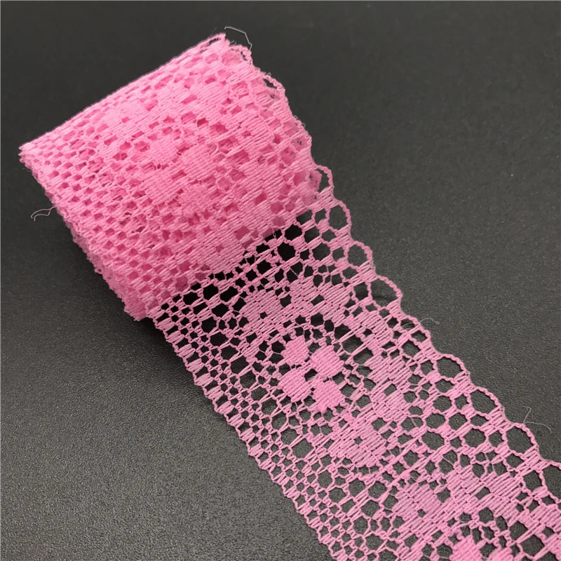 ruban dentelle fine motifs géométriques rose violet bleu blanc rouge noir classique polyester opacité