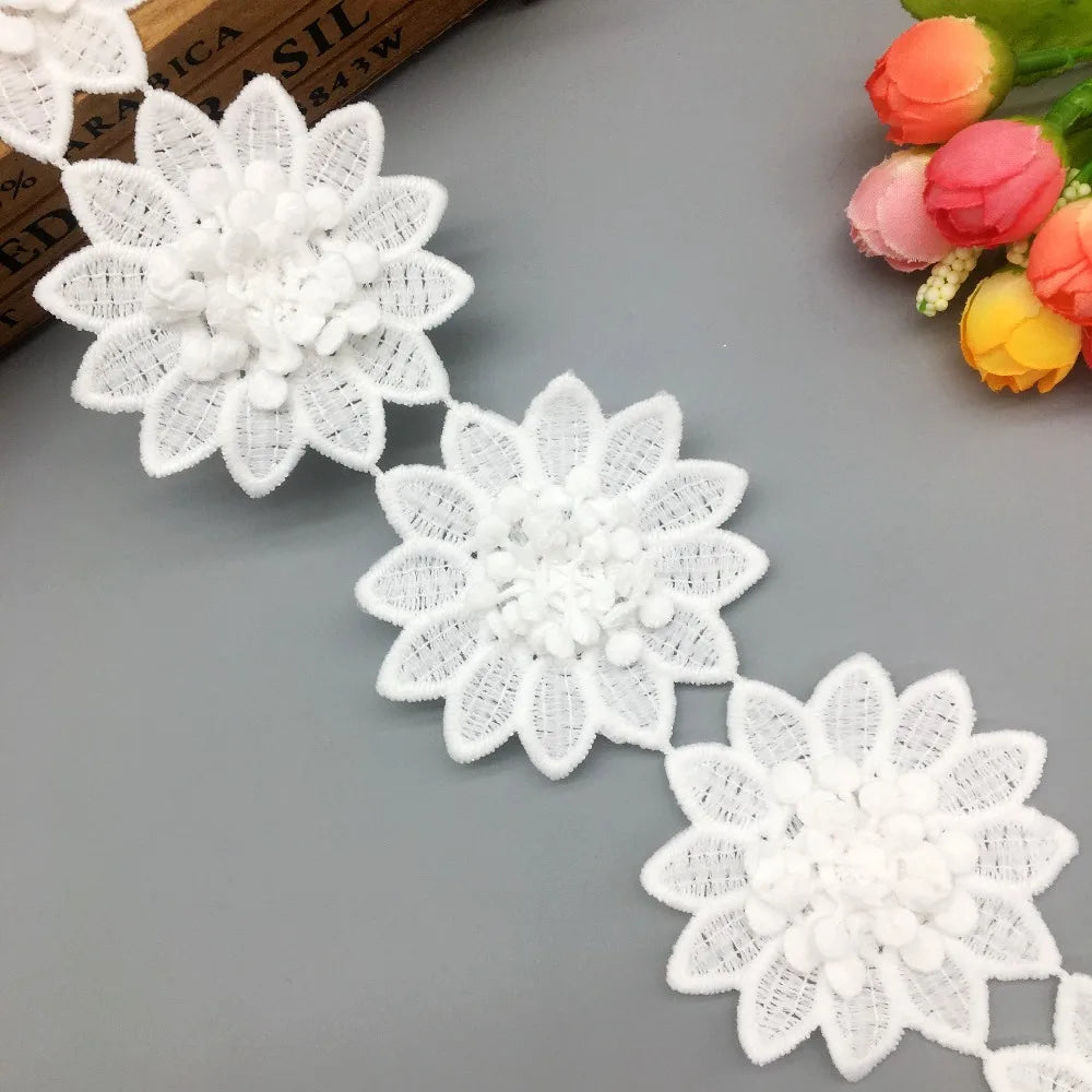 appliques textile dentelle fleurs blanches broderie fine mariage deco tissu coton polyester écolo 20pcs
