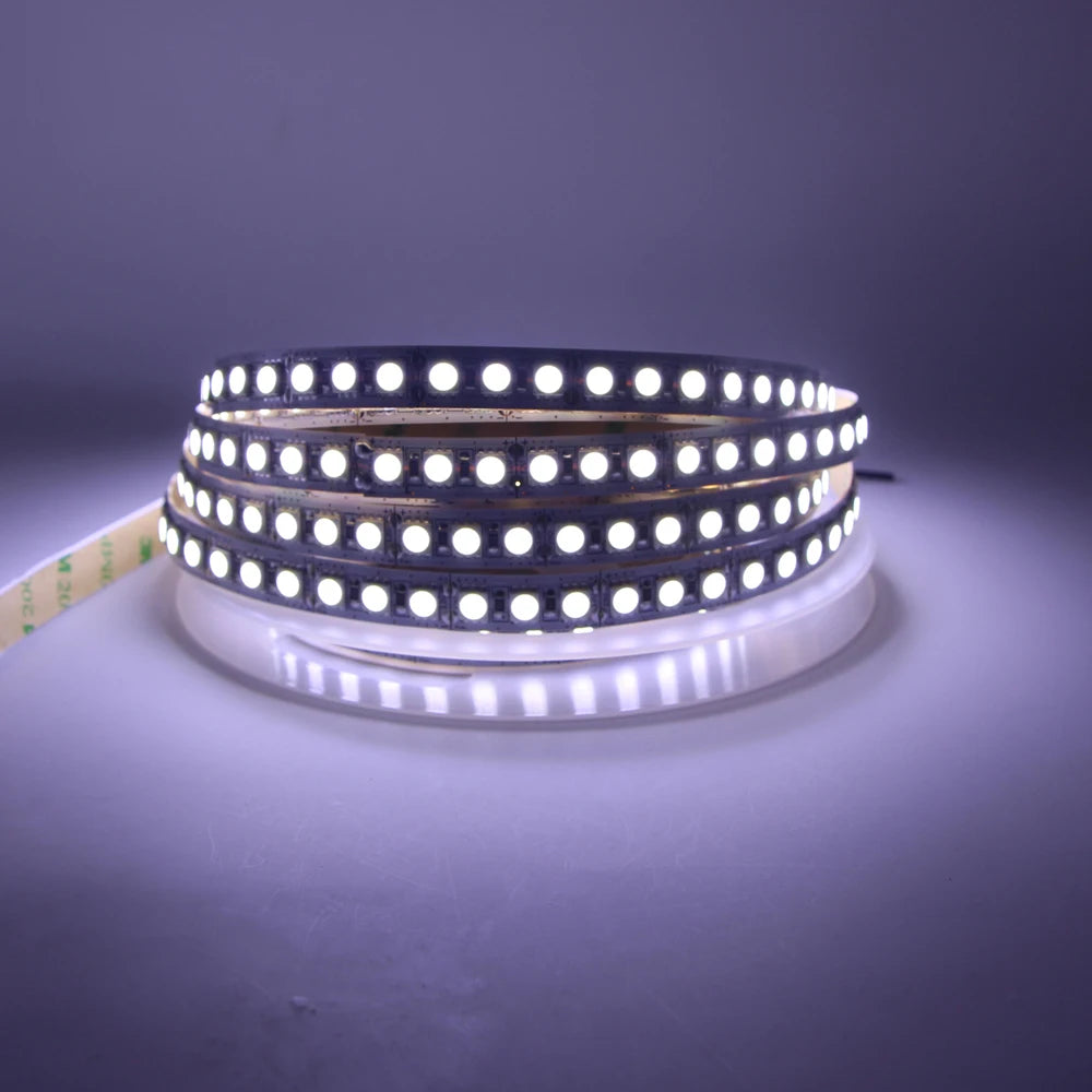 Détail de la bande LED flexible avec 120 LED/m en gros plan