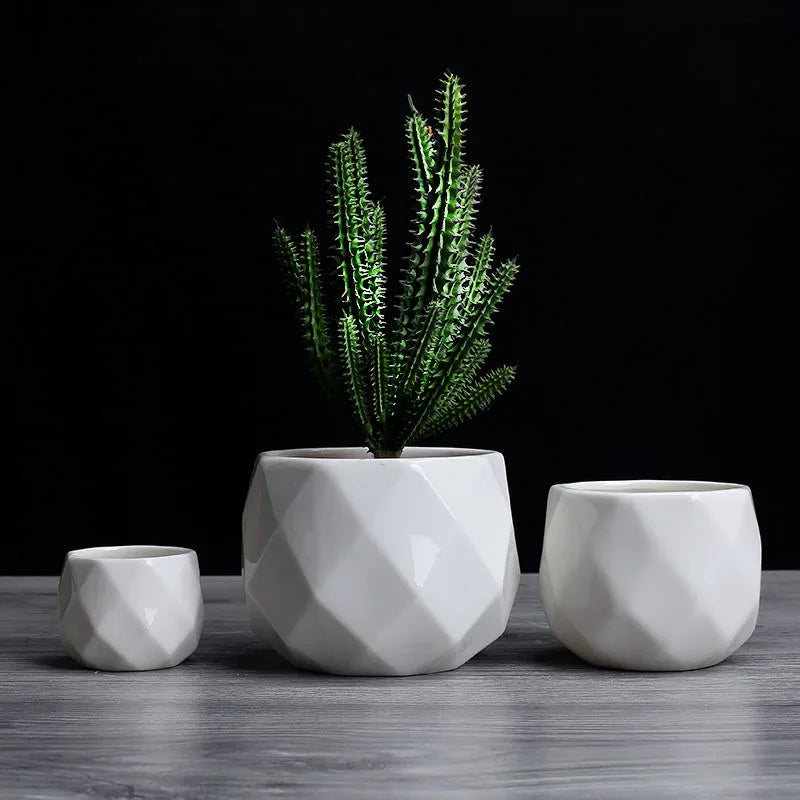 cache pots céramique porcelaine blanc facets geometriques deco moderne plante fleur