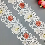 ruban dentelle fleurs brodées rose pâle mariage blanc décor solubre écologique