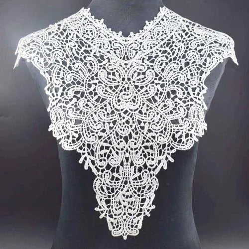 dentelle fine blanche fleurs motifs géométriques broderie opacité tissu polyester couture robe chemisier decoration