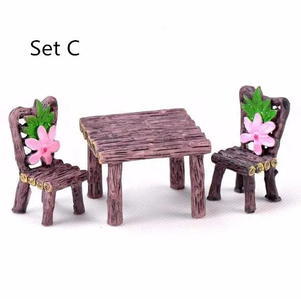 miniatures meubles rustiques table chaise figurines amour fleurs imitation bois texturé decoration chambre enfants