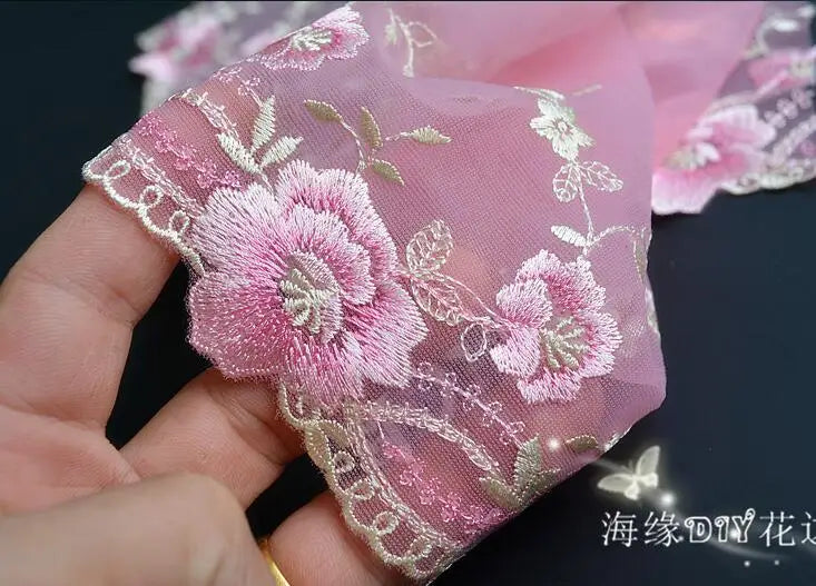 tissu décoratif violet rose broderie florale dentelle semi transparent élégant décoration mariage 20cm large
