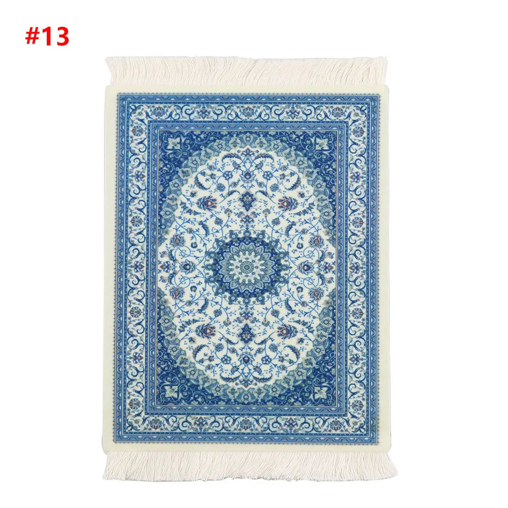 tapis ornements floraux motifs géométriques franges bordures classiques couleurs vives décoration maison traditionnelle
