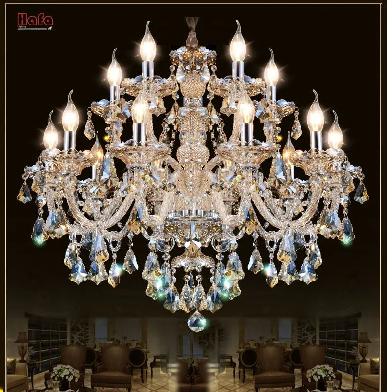 Lustre en cristal moderne suspendu dans un salon élégant