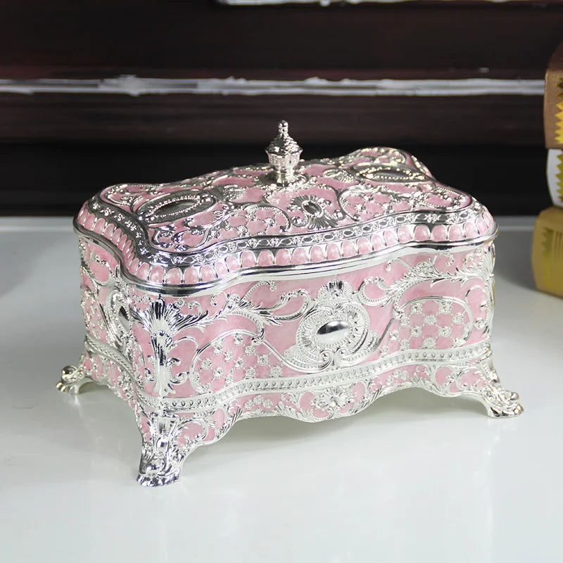 boîte bijoux rectangle métal rose clair ornements floraux classique intérieur velours rouge rechargeable
