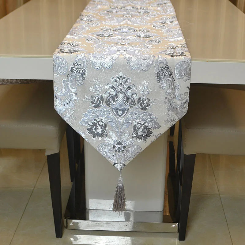 nappe table motif floral brodé chinois élégante coton durable decoration intérieure fêtes universelle