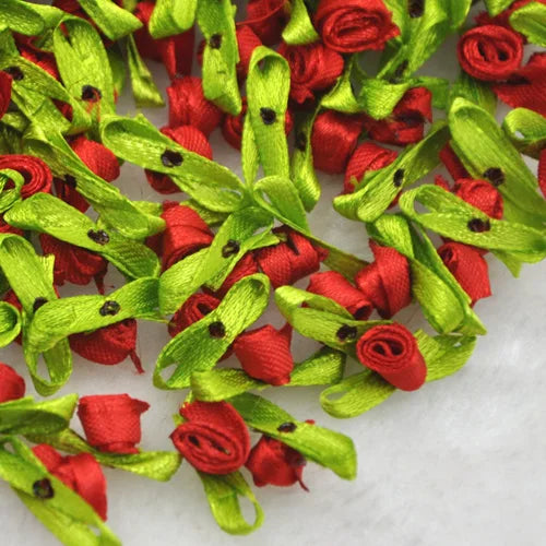 rubans plissés satinés décoratifs rose vert rouge jaune bleu noir blanc