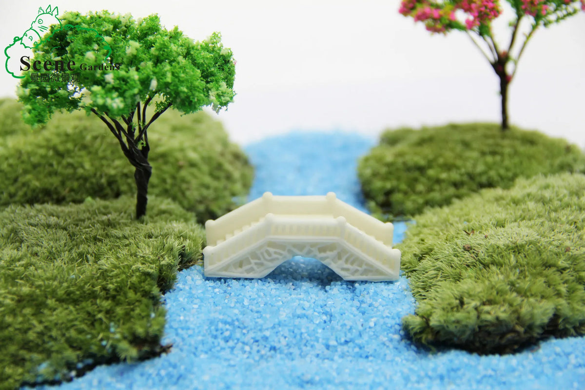 miniature maison jardin rustique résine pierre bois porte fenêtre toit pont moulin ventillage