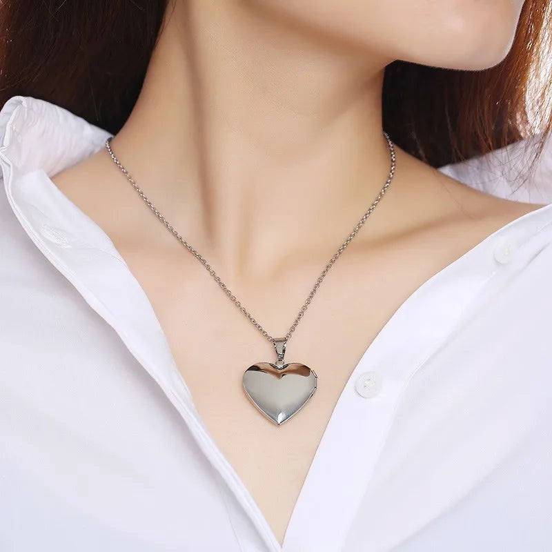 Pendentif coeur 29 mm sur chaîne de maillons détail