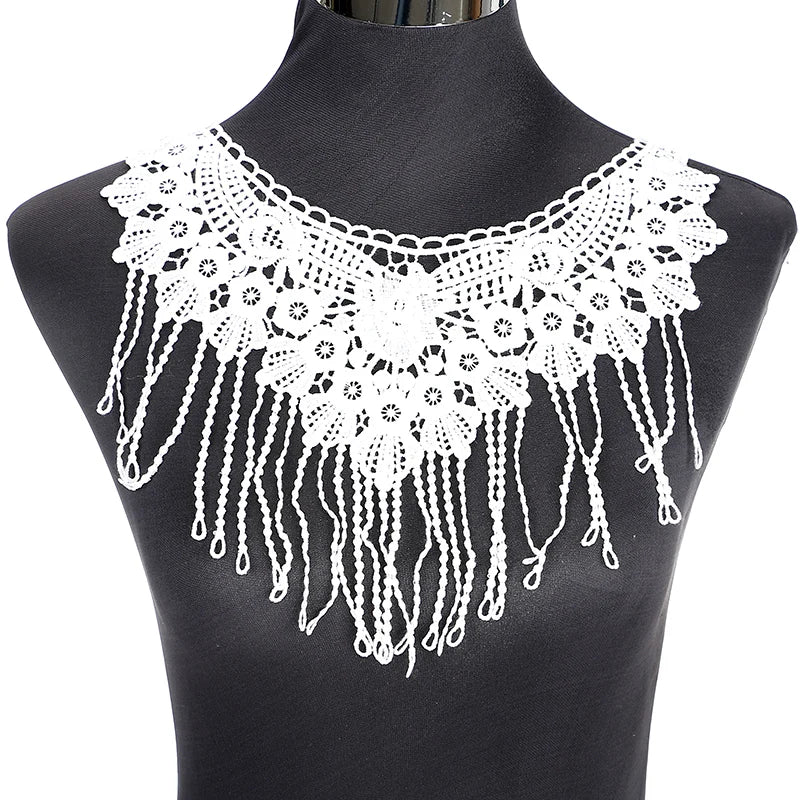 dentelle fine blanche fleurs motifs géométriques broderie opacité tissu polyester couture robe chemisier decoration