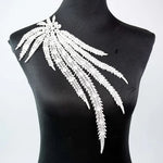 dentelle fine blanche fleurs motifs géométriques broderie opacité tissu polyester couture robe chemisier decoration
