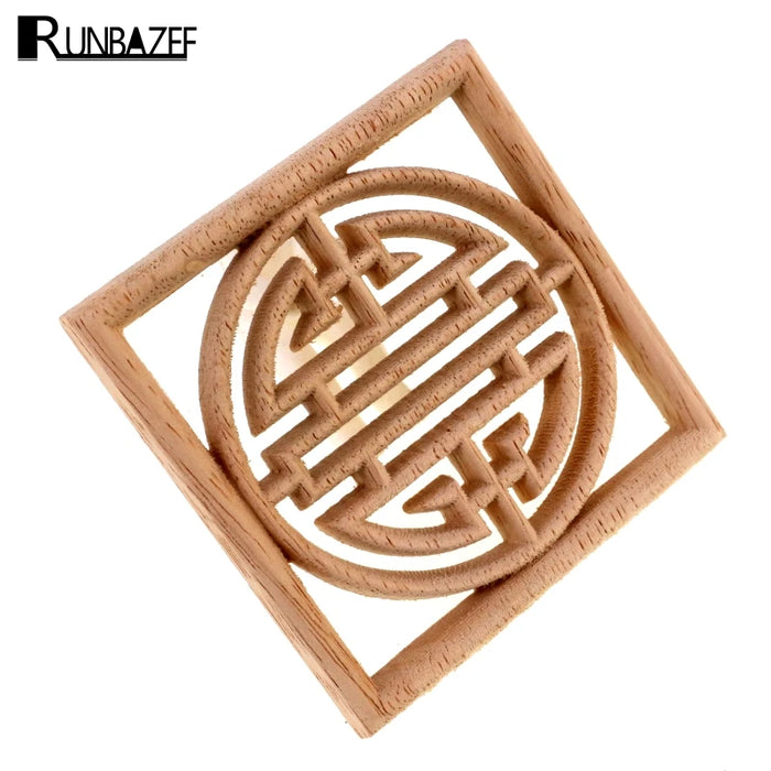 Décoration murale en bois sculpté motifs floraux vue de face