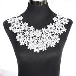 dentelle fine blanche fleurs motifs géométriques broderie opacité tissu polyester couture robe chemisier decoration
