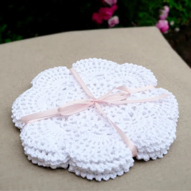 Napperon rond bleu ciel en coton fait main détail artisanal