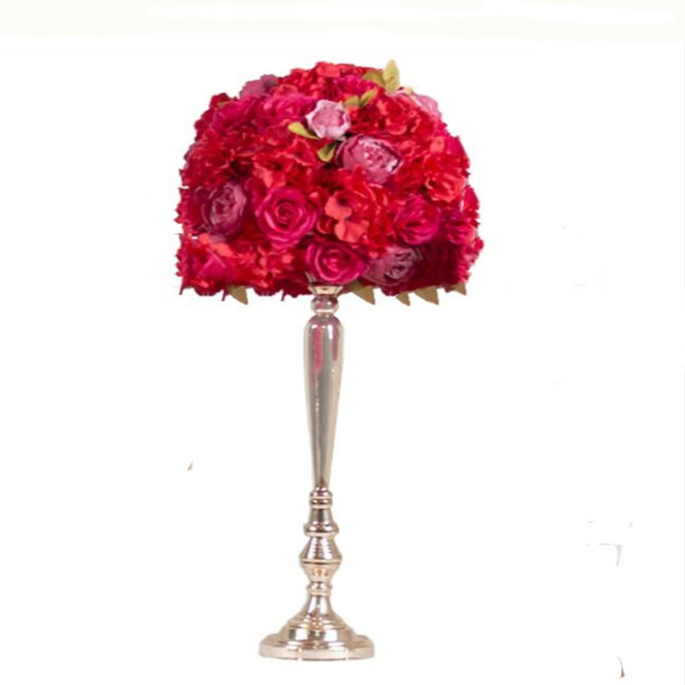 supports fleurs bougies colonne décorations sculptées classiques blanc argenté roses hortensias blancs feuillage vert