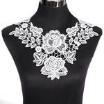 dentelle fine blanche fleurs motifs géométriques broderie opacité tissu polyester couture robe chemisier decoration