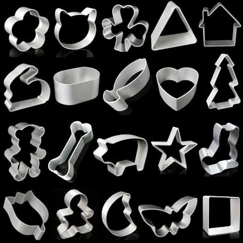 outils biscuits argentés forme cœur triangle moderne aluminium