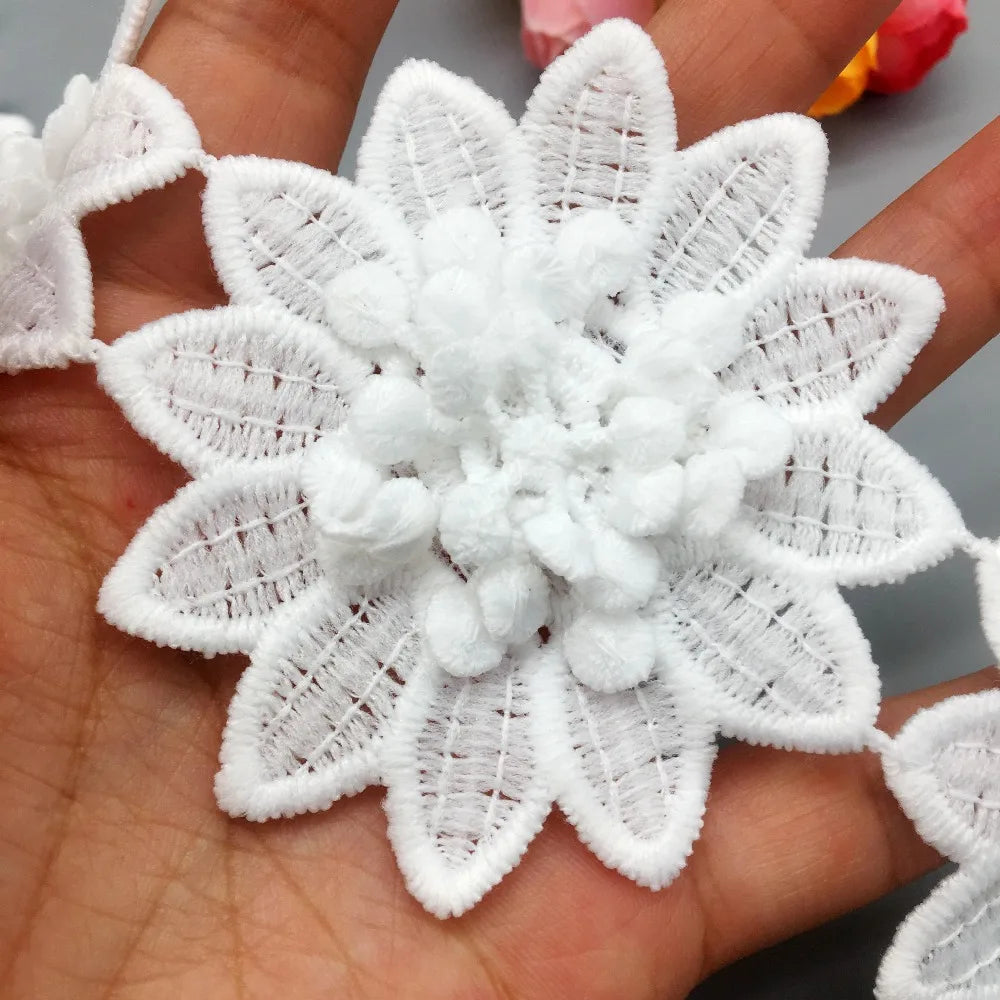 appliques textile dentelle fleurs blanches broderie fine mariage deco tissu coton polyester écolo 20pcs