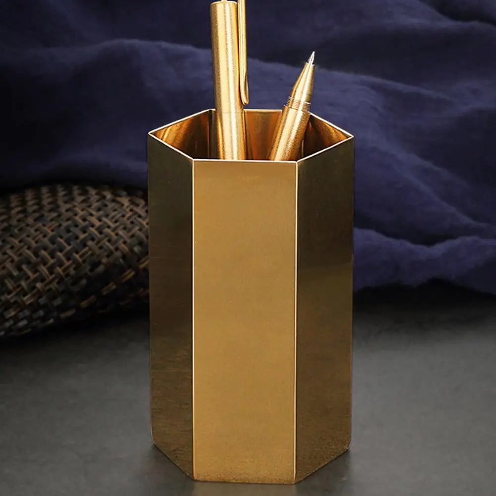 Pot à crayons métallique gris foncé avec des stylos